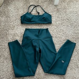 ALO 7/8 high-waist airlift legging with airlift intrigue bra